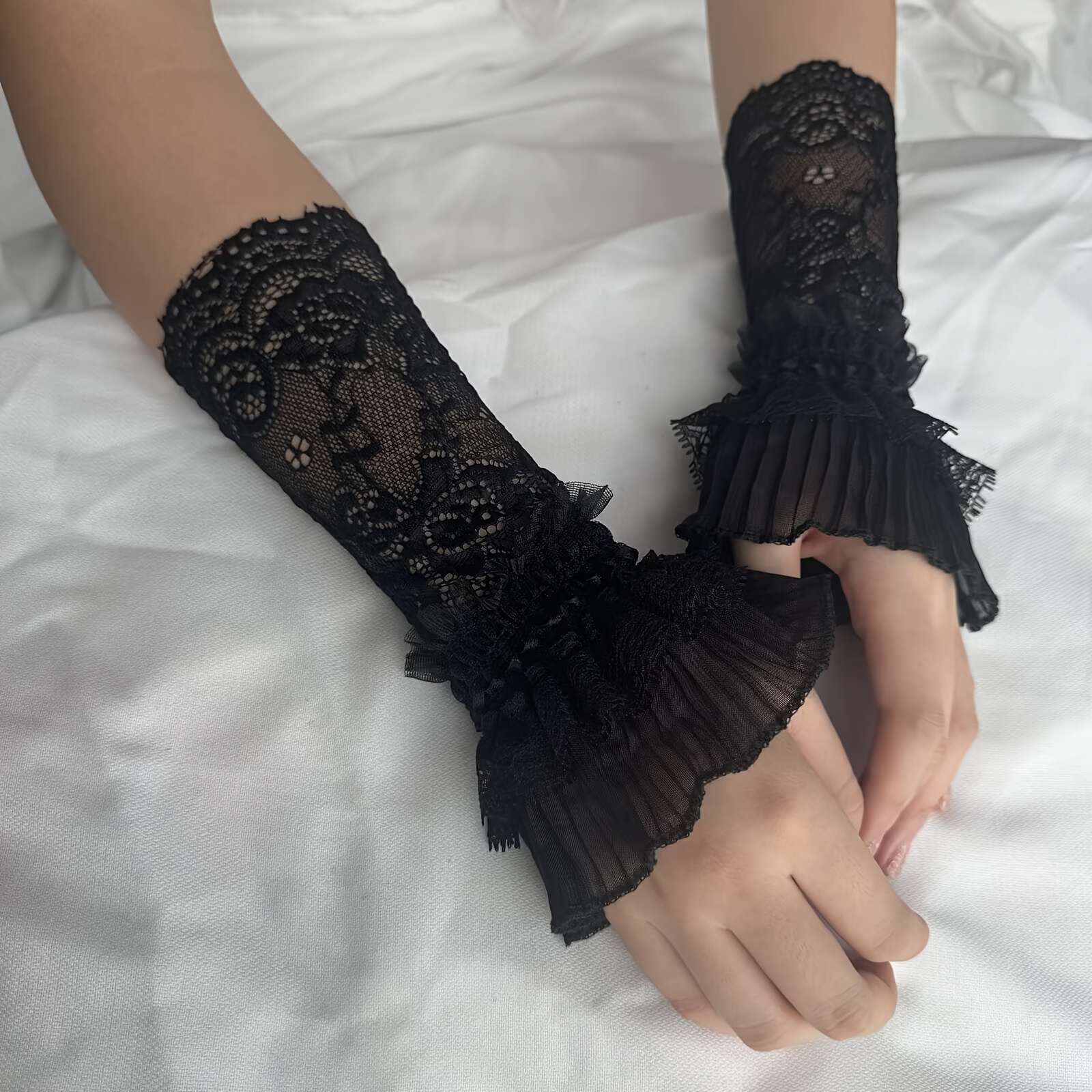 Lace Hollow Wrist Covers Trump - Men Accessories Wedding ulasan dan harga