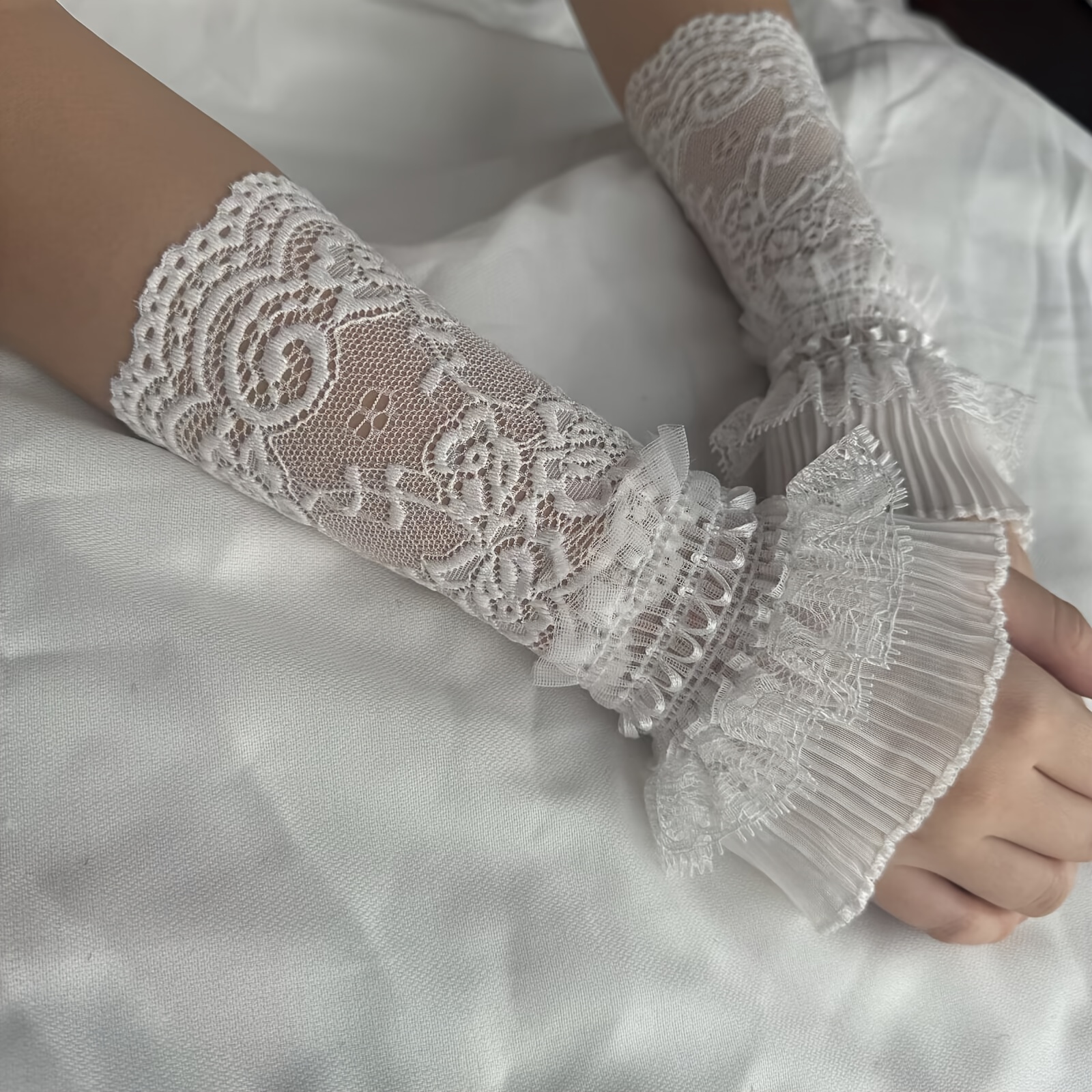 Lace Hollow Wrist Covers Trump - Men Accessories Wedding ulasan dan harga