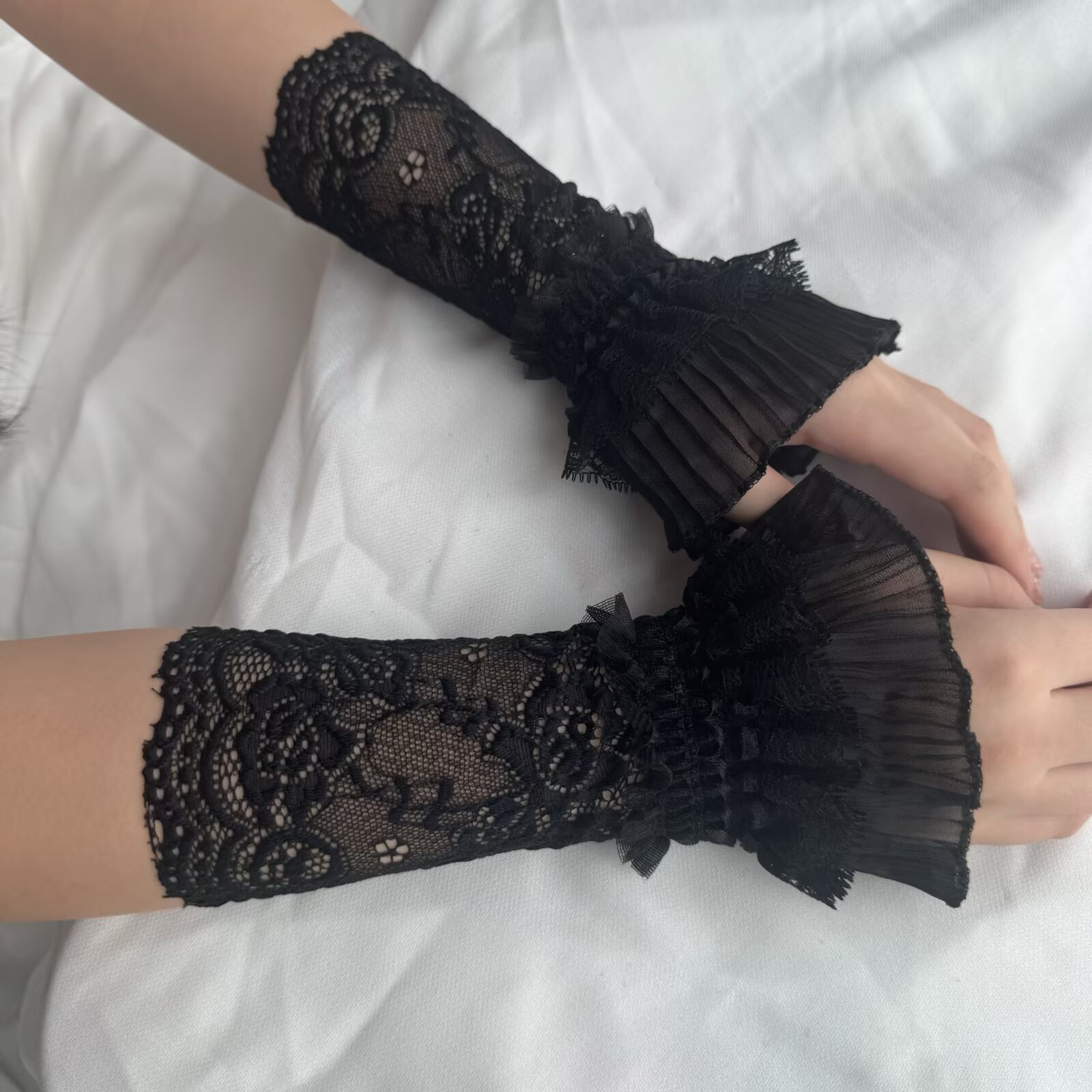 Lace Hollow Wrist Covers Trump - Men Accessories Wedding ulasan dan harga